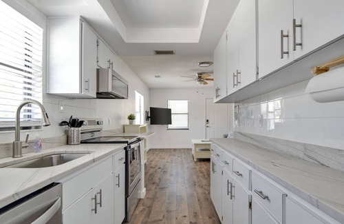 Safety Harbor House | 7A Newly Renovated 1/1 at Coastal Cottages