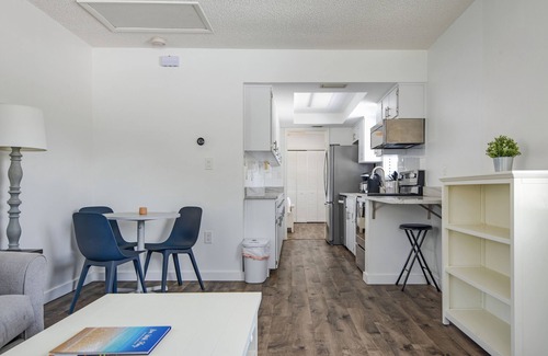 Safety Harbor House | 7A Newly Renovated 1/1 at Coastal Cottages