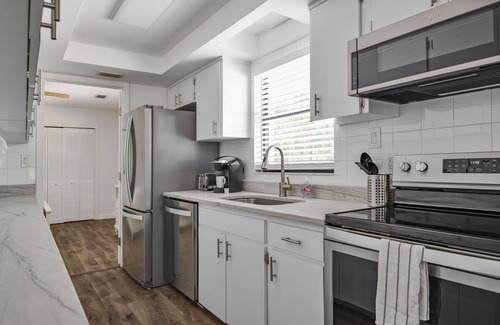Safety Harbor House | 7A Newly Renovated 1/1 at Coastal Cottages