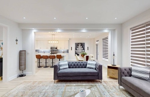 Brampton House | 7BR ~ 15 PPL ~Ultimate Luxury Family-Friendly Stay