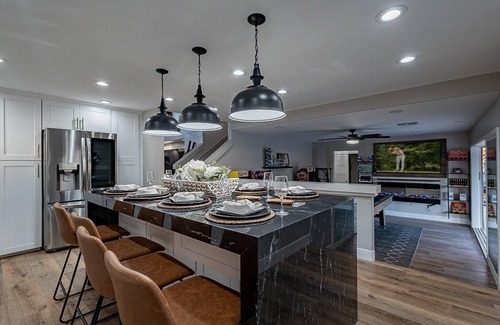 Phoenix House | 7BR/4BATH Escape w/HEATED Pool, Billiards, Arcade Room, Hot Tub & Mini Golf
