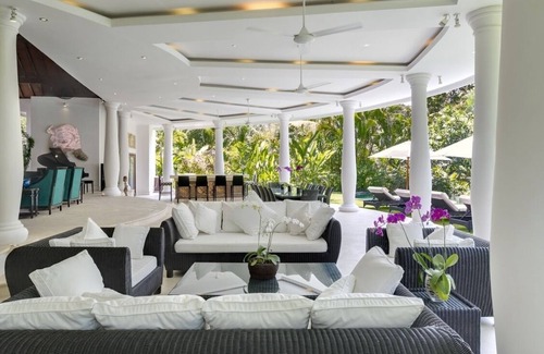 Buduk Villa | 7BR Villa In Tabanan, 12Min Drive To Berawa Beach! - W/Swimming Pool!