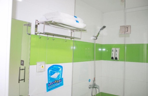 Bao'an Hotel | 7Days Inn Shenzhen Airport New Terminal