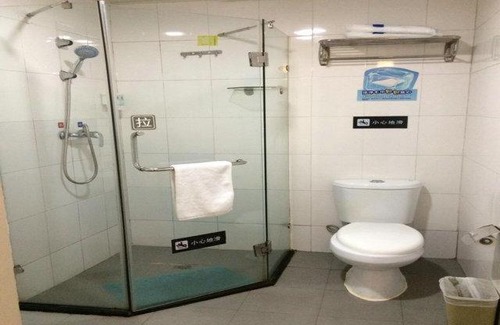 Longhua District Hotel | 7Days Premium Shenzhen Longhua Subway Station