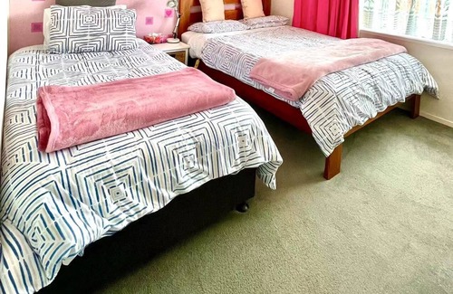 Springfield House | 7mins to the supermarket, tidy&lovely home like yours in Springfield