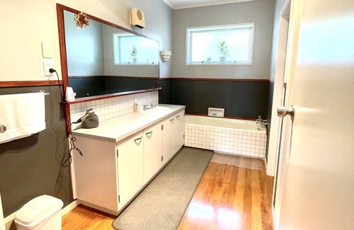 Springfield House | 7mins to the supermarket, tidy&lovely home like yours in Springfield
