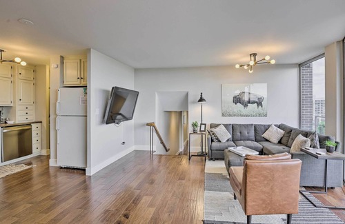 Downtown Omaha Condo | 7th-Floor Omaha Condo w/Balcony & Park Views