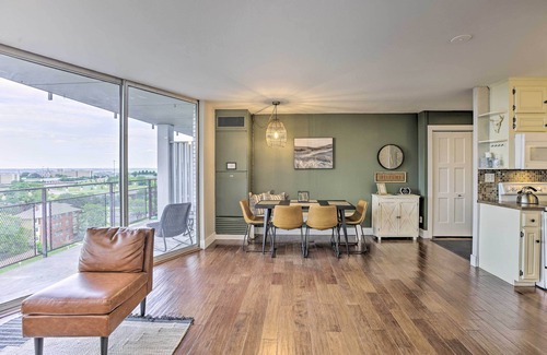 Downtown Omaha Condo | 7th-Floor Omaha Condo w/Balcony & Park Views