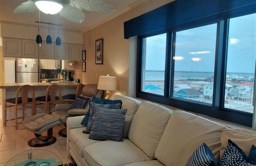 Navarre Beach Condo | 7th floor Sundunes Condo in Navarre, Florida on the beach with beautiful views!