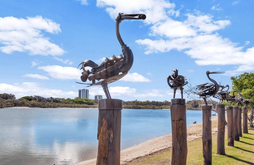 Currumbin Apartment | 8/24 Panorama Drive - Modern unit set amongst the trees with beach views