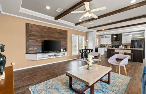Dripping Springs House | 8 acres Ranch - 3 Homes - Sleeps 24 - Dripping