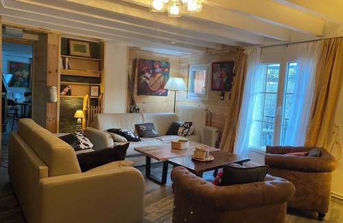 Formigueres Apartment | 8-bed 2-bathroom apartment in the heart of the village