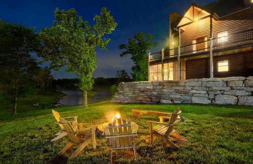 Lampe House | 8 Bed Luxury Lakefront Villa Amazing View 2 Pools Free Resort Amenities Dock