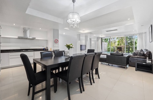 Kathu House | 8 bedroom, 19 people. 2 pools,2 kitchens & lounges
