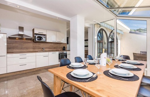 Sarsoni House | 8 bedroom beautiful home in Matulji