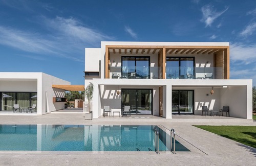 Kato Gouves Villa | 8 Bedroom Villa - heated pool - Wedding/Retreat events