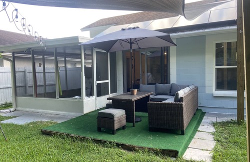 Carrollwood House | 8+Beds!10+guest!Centrally Located!Family neighborhood! Up to 4 parking spaces:)
