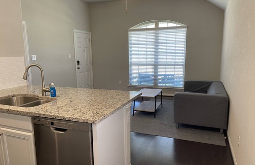 Round Rock House | 8 Beds & 4 FULL Baths 2 Kitchens ATTN:CREWS Samsung Adjacent - LARGE Newer Home!