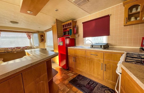 Clacton-on-Sea House | 8 berth caravan for hire at St Osyth Beach Holiday Park ref 28012HV