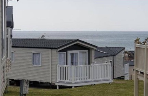 St Leonards-On-Sea House | 8 Birth Seaview Apartment in Combe Haven Holiday Park