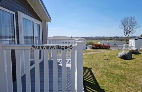St Leonards-On-Sea House | 8 Birth Seaview Apartment in Combe Haven Holiday Park