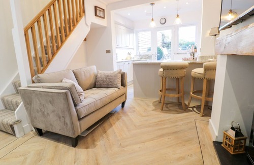 Conwy Cottage | 8 CROWN LANE, pet friendly, country holiday cottage in Conwy