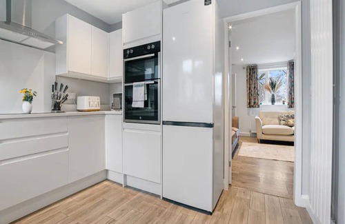 Heworth House | 8 Eighth Ave · Retreat On The Green - Beautiful 4-Bed Home | Pass The Keys