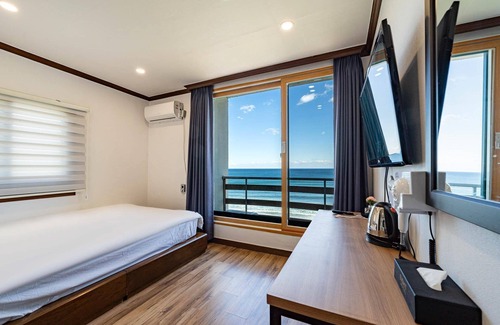 Sokcho Hotel | 8 Hotel