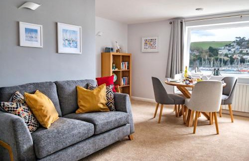 Dartmouth House | 8 Mayflower Court - Apartment with river views, parking and on the level