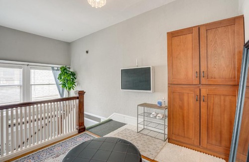 Alameda Apartment | 8 Mi to Bay Bridge Couples Getaway with Mtn Views!