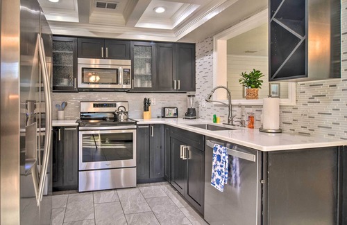 St. Petersburg - Clearwater House | 8 Mi to Beach: Family-Friendly, Pastel Gem!
