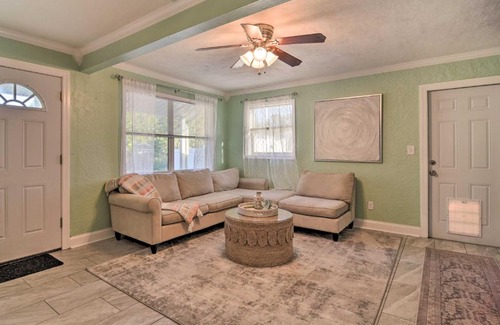 St. Petersburg - Clearwater House | 8 Mi to Beach Family-Friendly, Pastel Gem!