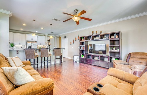 Mary Esther Cottage | 8 Mi to Beach: Home in Mary Esther