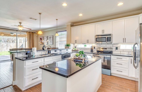 Mary Esther Cottage | 8 Mi to Beach: Home in Mary Esther