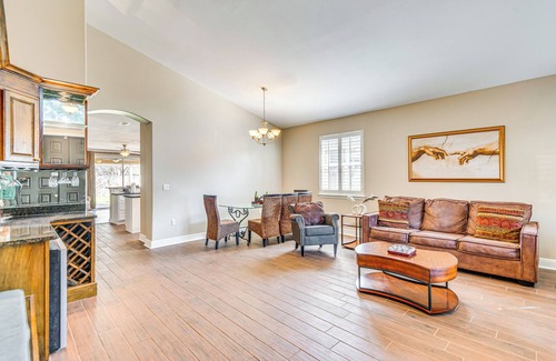 Mary Esther Cottage | 8 Mi to Beach: Home in Mary Esther