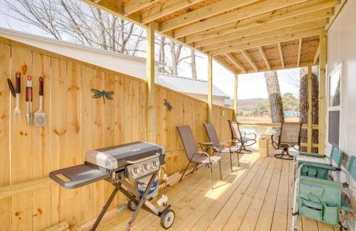 Woodville House | 8 Mi to Cathedral Caverns Tiny Home Hideaway