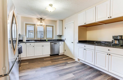 Richfield House | 8 Mi to Central Minneapolis: Modern Home w/Yard