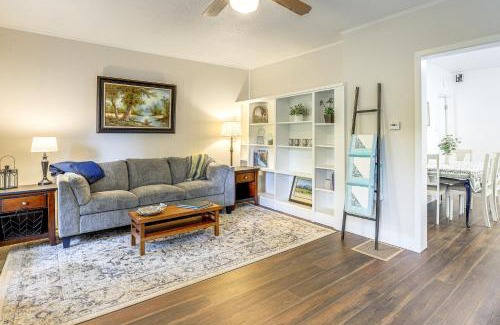 Carver House | 8 Mi to Columbia River Gorge Cottage with Deck!