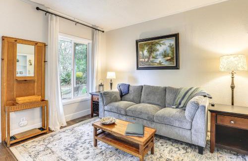 Carver House | 8 Mi to Columbia River Gorge Cottage with Deck!