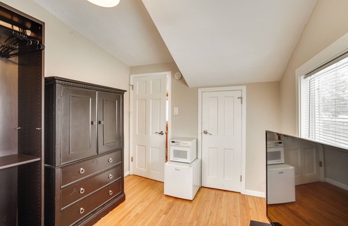 Golden Valley Cottage | 8 Mi to Downtown: Convenient Minneapolis Home