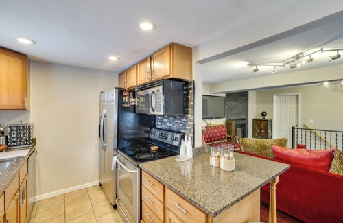 Golden Valley Cottage | 8 Mi to Downtown: Convenient Minneapolis Home