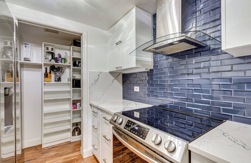Palm Harbor Condo | 8 Mi to Honeymoon Island: Golf Getaway w/Balcony!