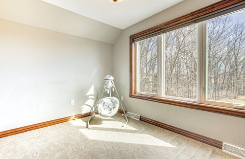 De Pere Cottage | 8 Mi to Lambeau Field: Family Home in De Pere!