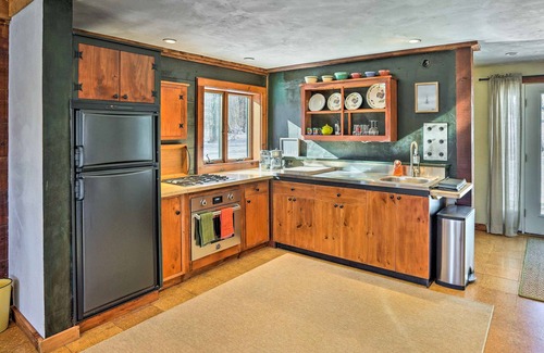 Andover Apartment | 8 Mi to Okemo Mtn: Charming Ludlow Studio!