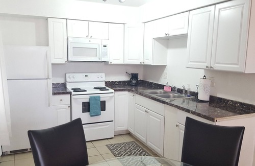 Winchester Apartment | 8 Min to the strip , 2 bedrooms !