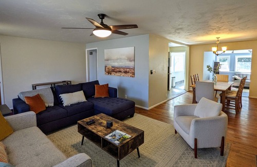 Millcreek House | 8 mins to the canyon 🎿, bright house with yard 🌄 and blazing fast internet 🔥