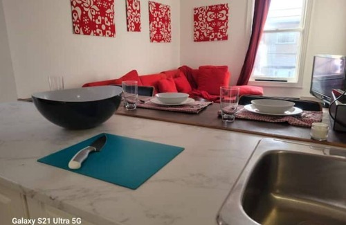 Montreal Apartment | 8 minutes from Airport