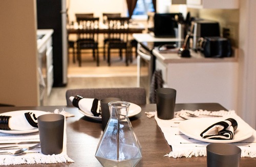 Park Forest Village House | 8 Minutes from Beaver Stadium & Downtown l 4 Bedroom &1.5 Bath with Wifi