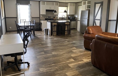 Del Valle House | 8 Minutes from COTA - 6 acre lot