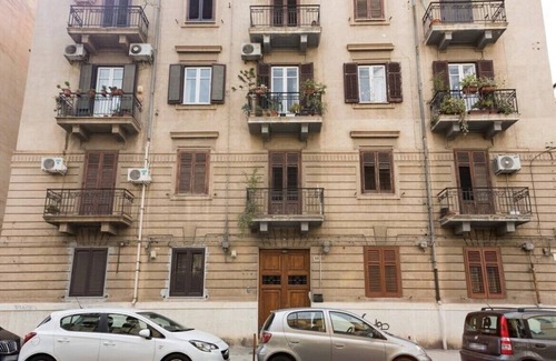 Palermo Apartment | 8 minutes from the center of Palermo a few steps from places of interest